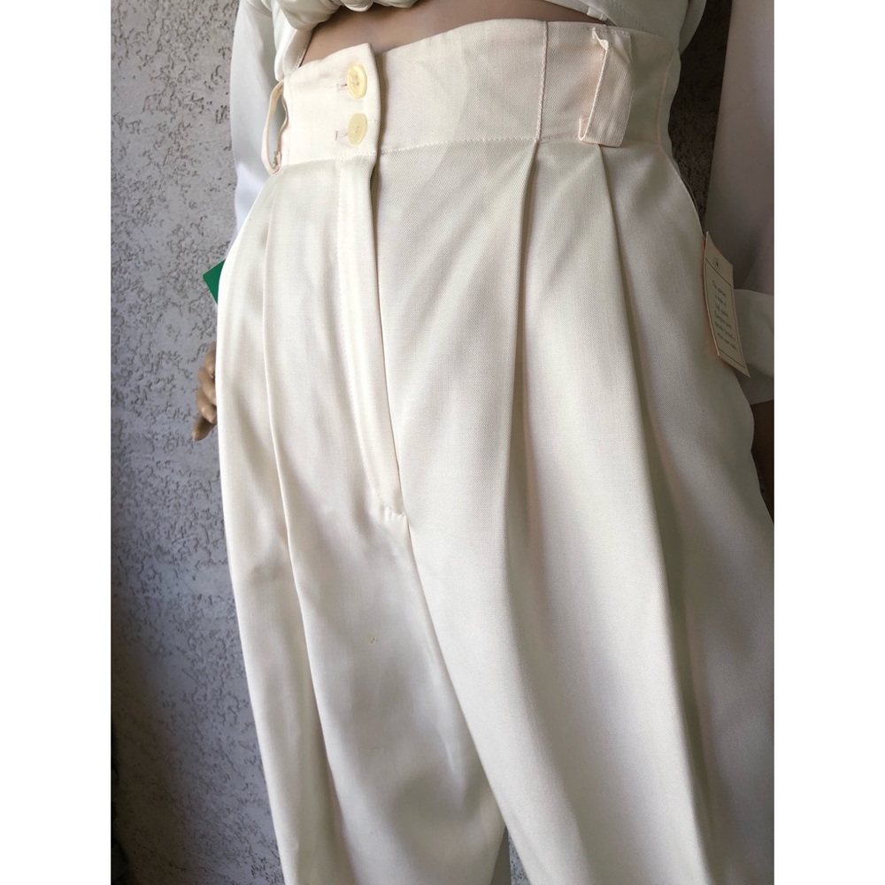 SOLD (DePop) VINTAGE high waist pleated front pant - Picture 1 of 7